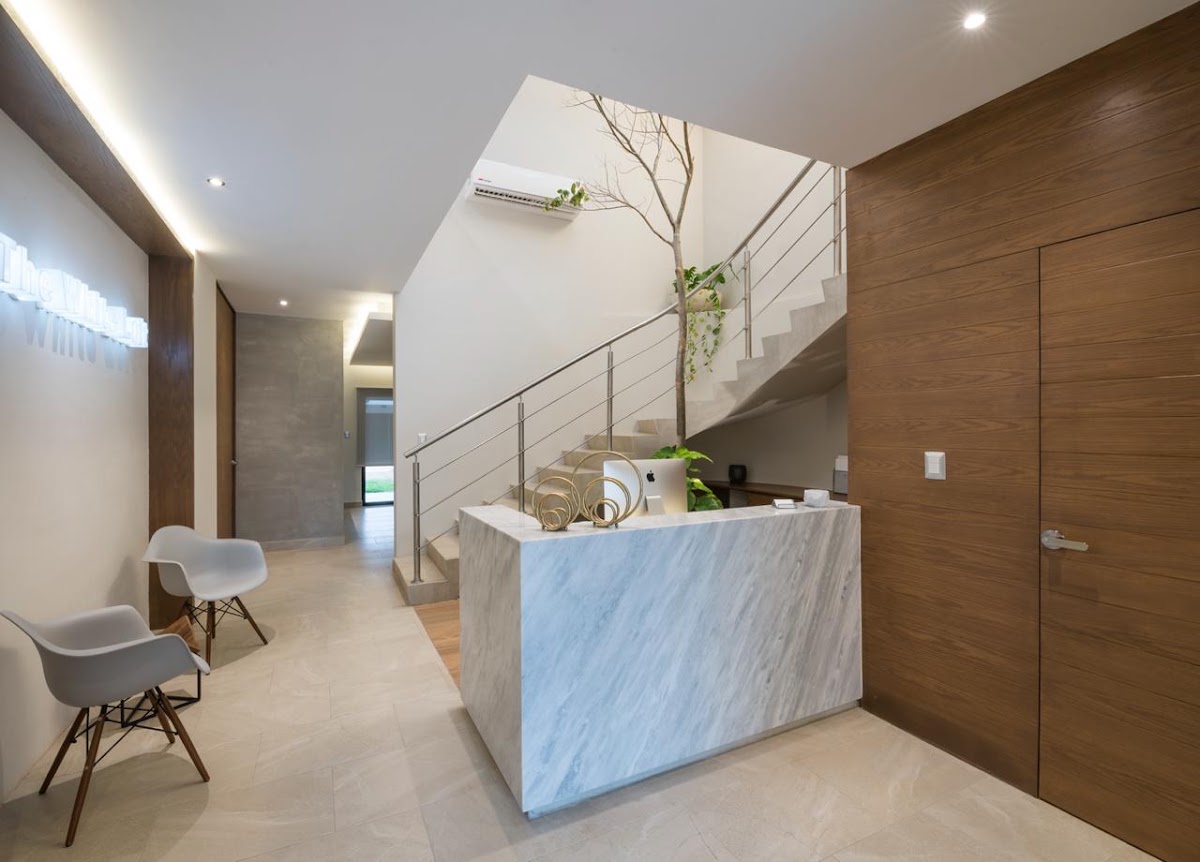 The White Loft, Otras zonas