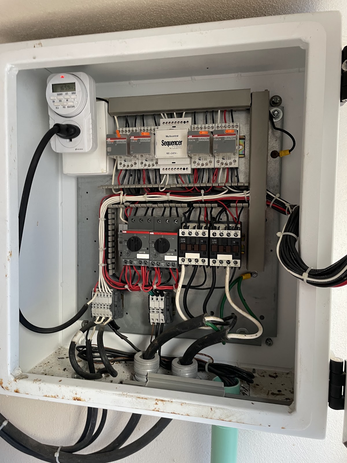 Electricidad residencial e industrial - CASTGAM Cancún, Zona Hotelera