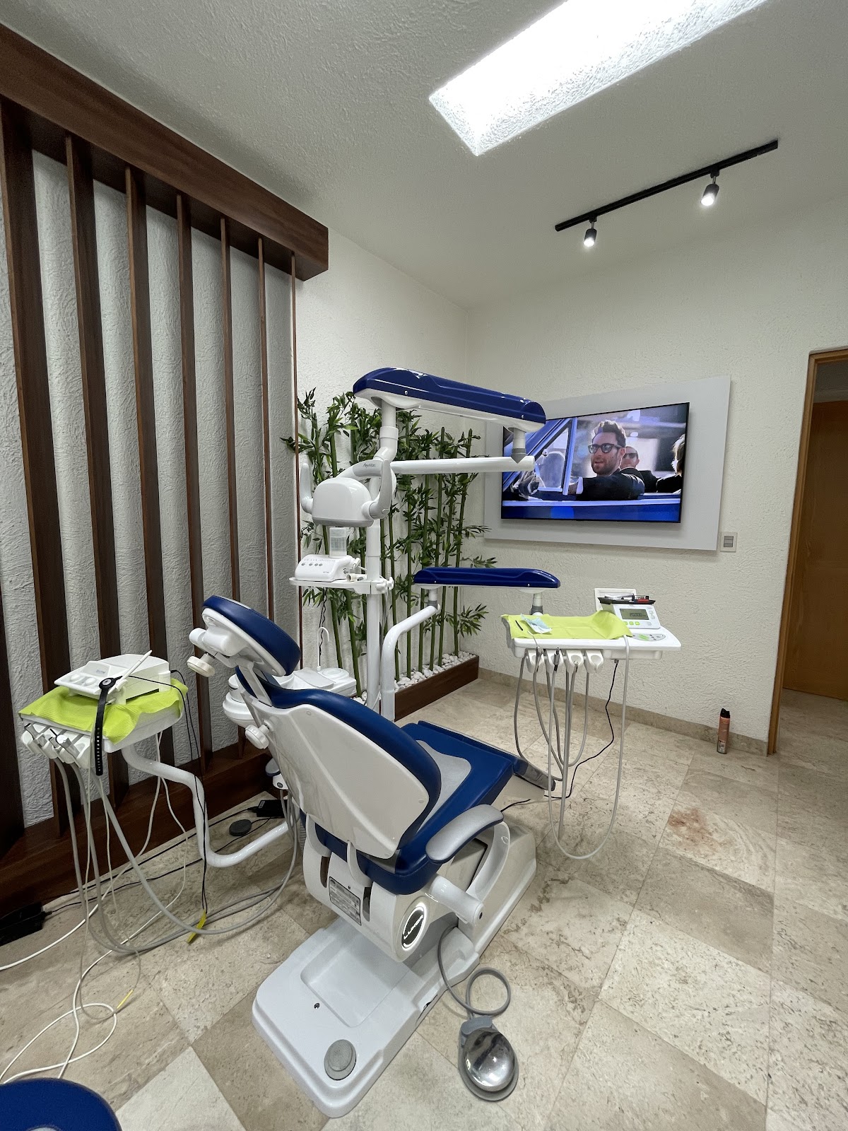 Fernando Araiza Estudio Dental, Otras zonas