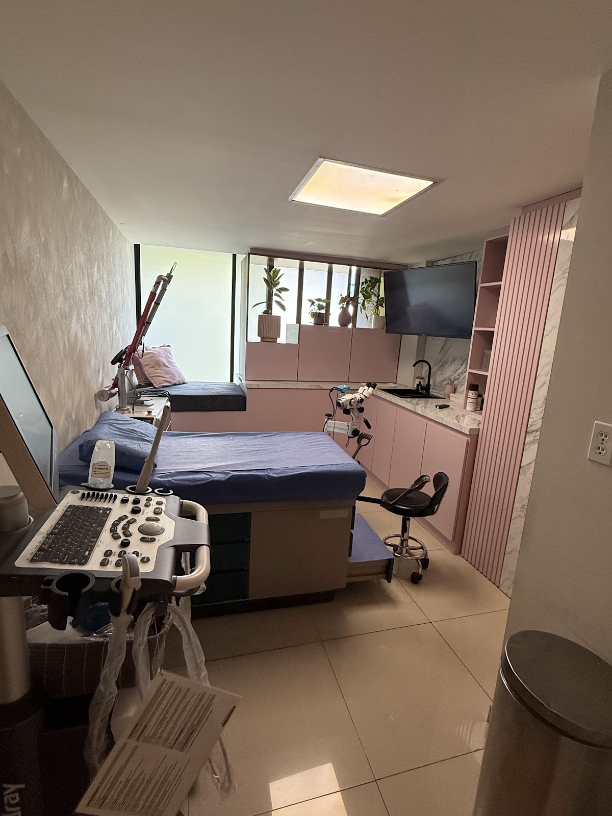 Dr. Corina Sánchez Jaimes, Ginecóloga y Obstetra, Roma