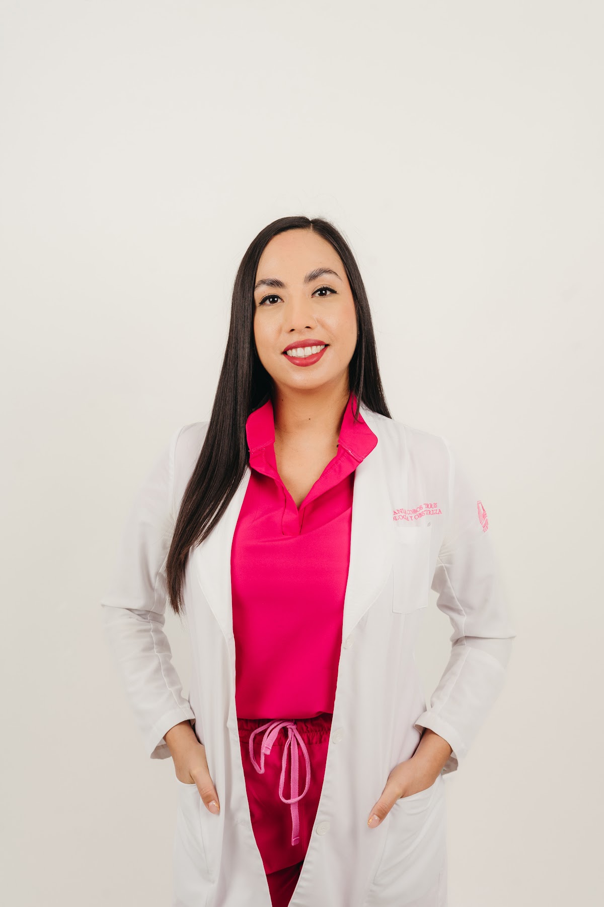 Dra. Vania Cobos | Ginecóloga en Morelia, Otras zonas