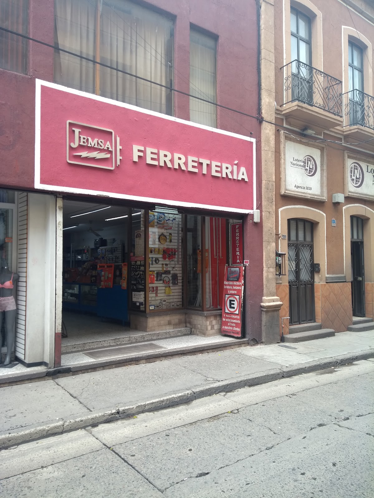Jemsa Ferreteros, Centro de León