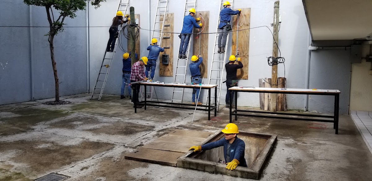 Centro DE Capacitacion Condumex, Providencia