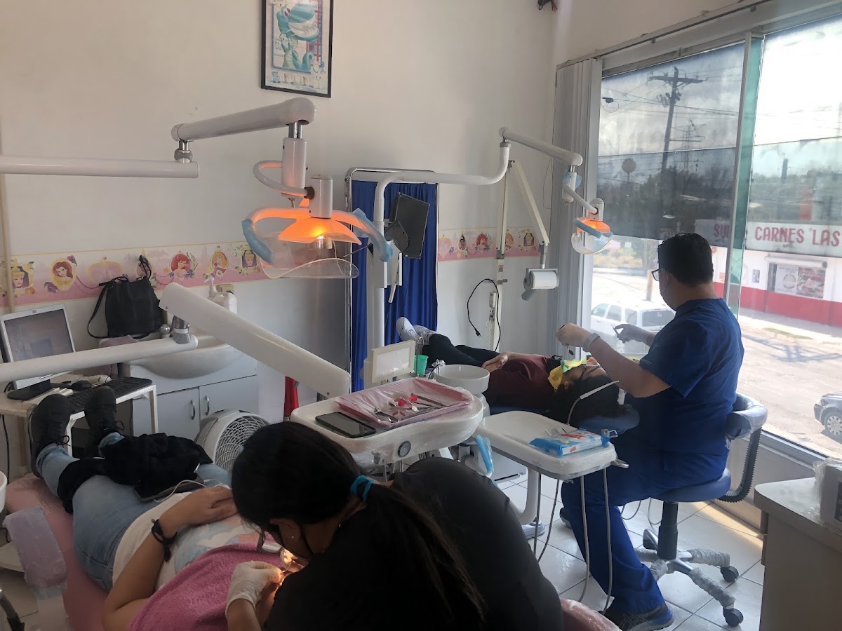 Clínica de Especialidades dentales Fresnos en Apodaca, Otras zonas