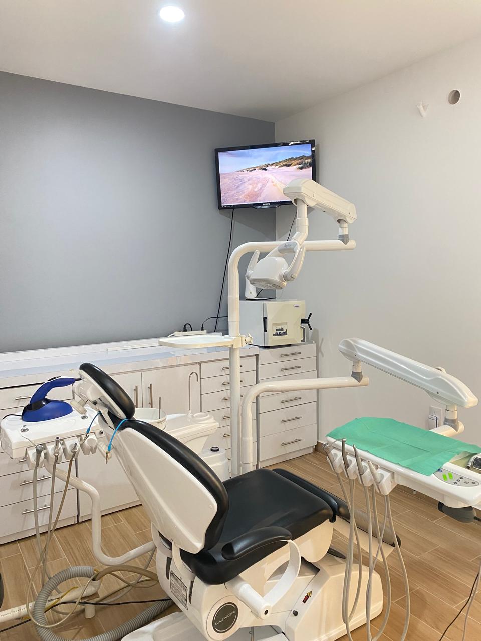 Dra. Christian De la Mora Morado, Dentista - Odontólogo, Otras zonas