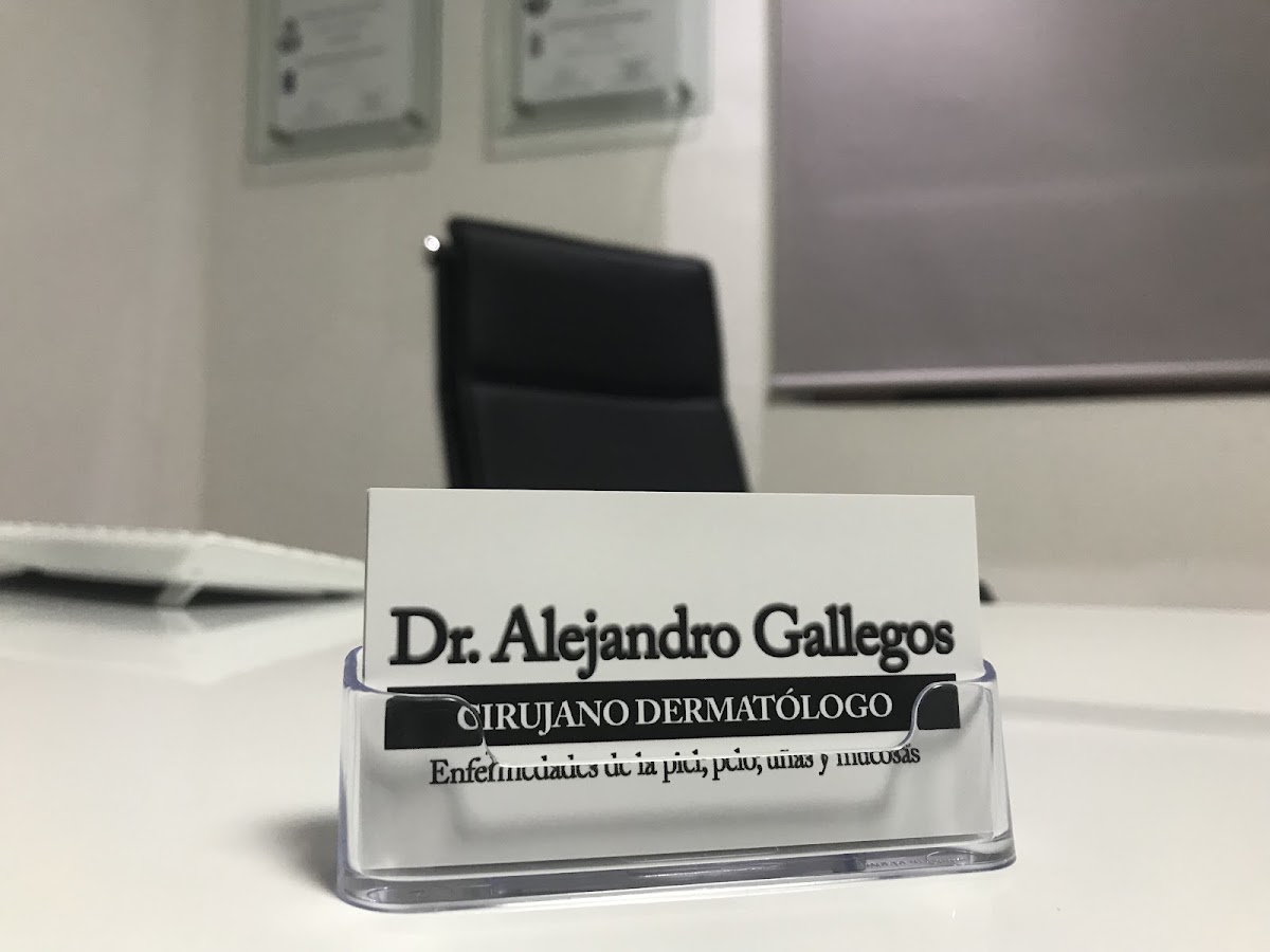 Dr. Alejandro Gallegos - Dermatólogo, Providencia
