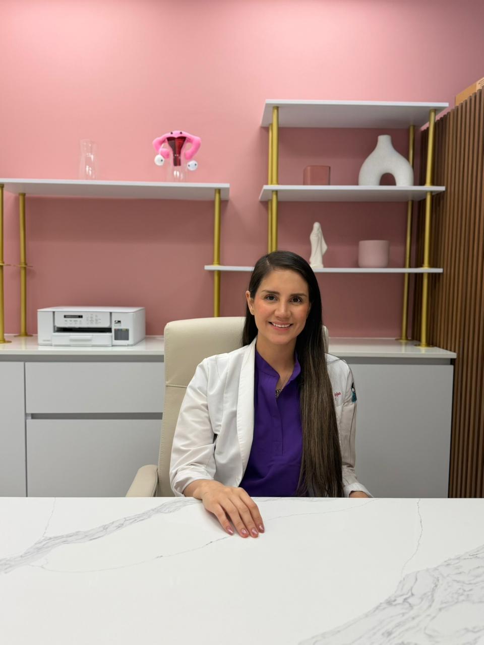 Dra. Yithzel Luna | Ginecóloga y Especialista en Fertilidad, Providencia