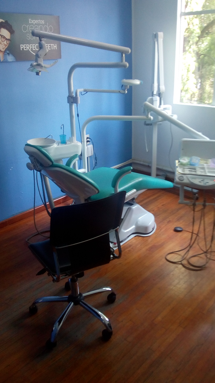 Perfect Teeth, Condesa