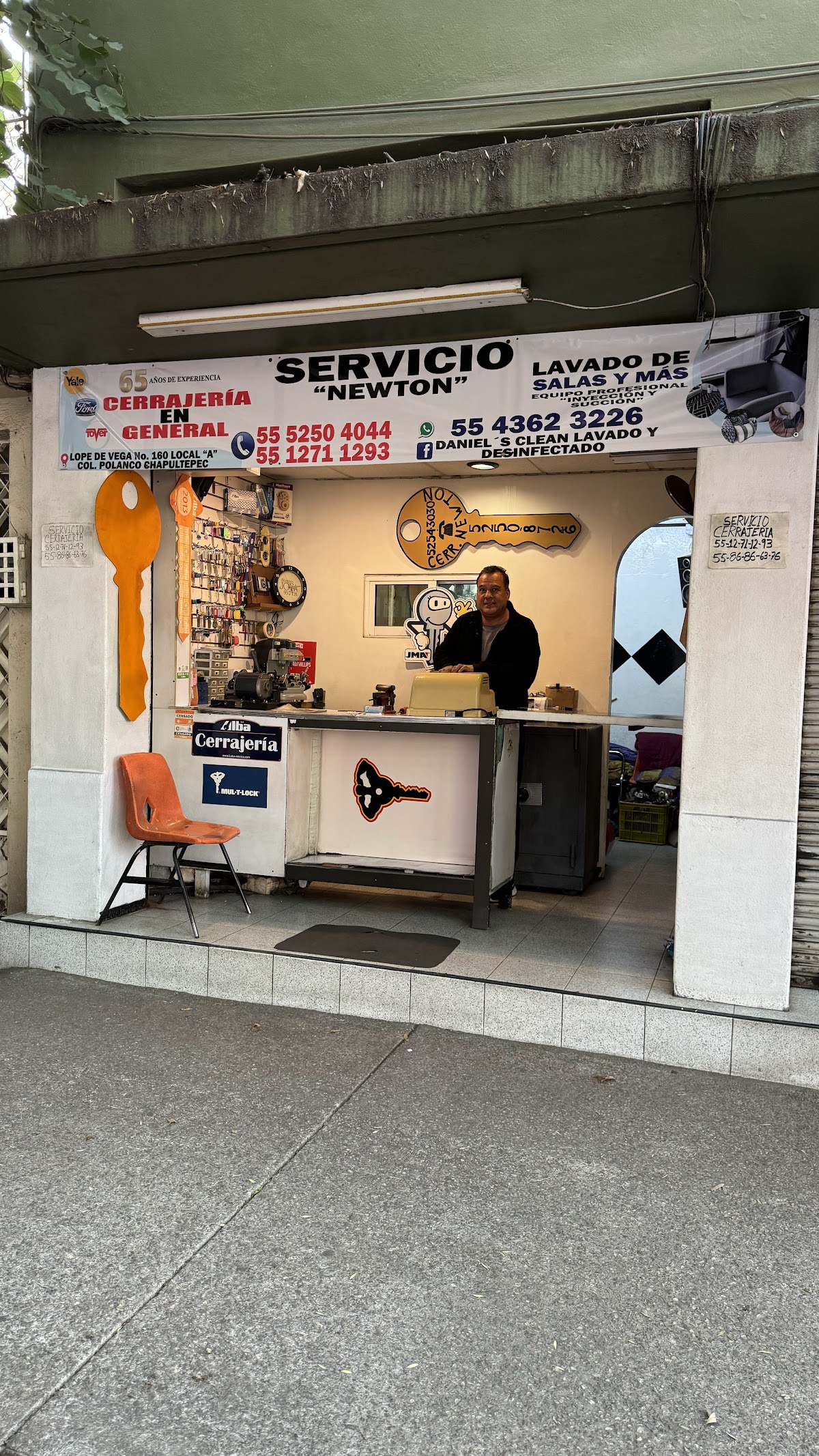 Cerrajería "Servicio Newton", Polanco
