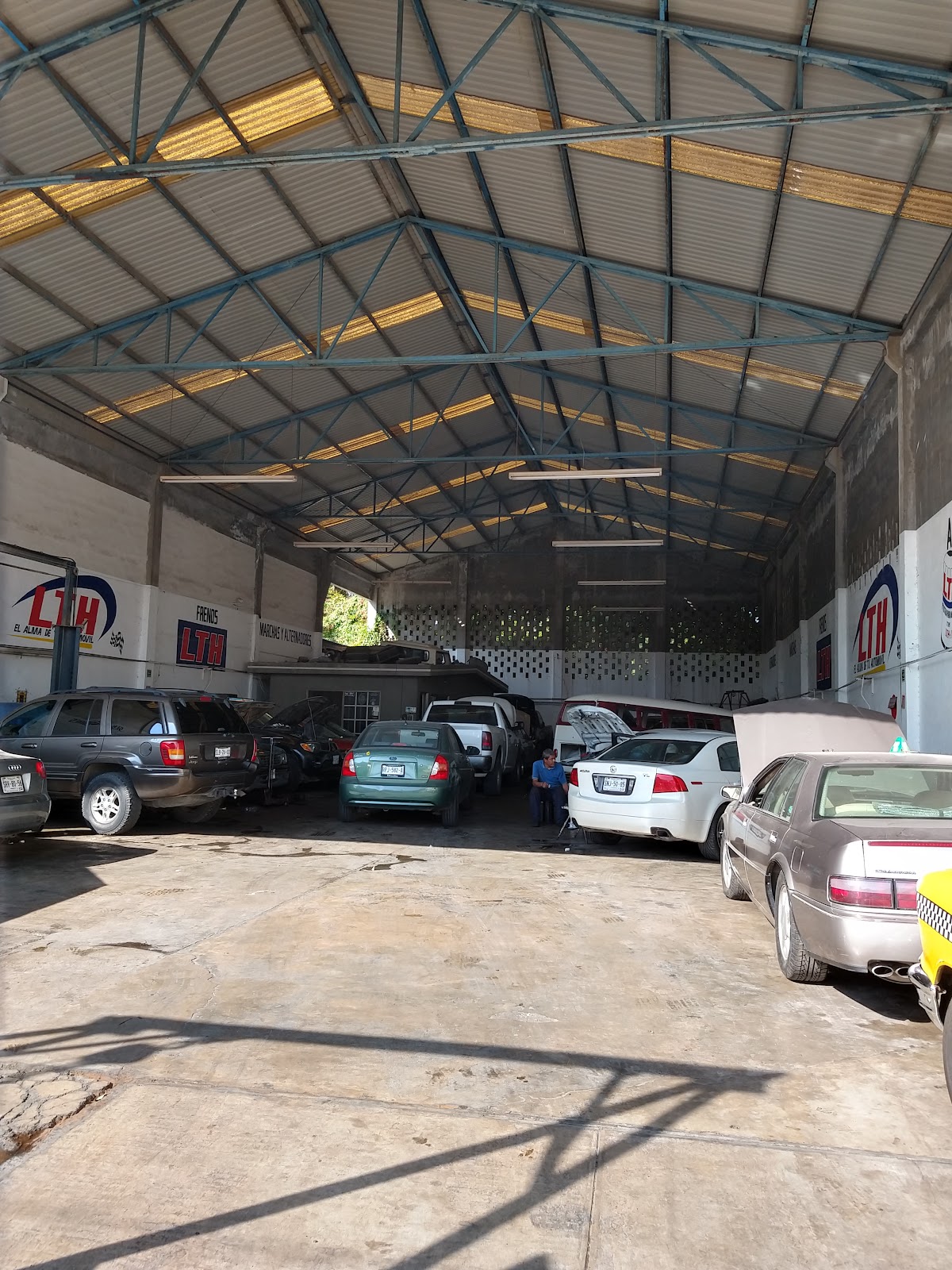 Servicio automecanico y eléctrico, Centro de Monterrey
