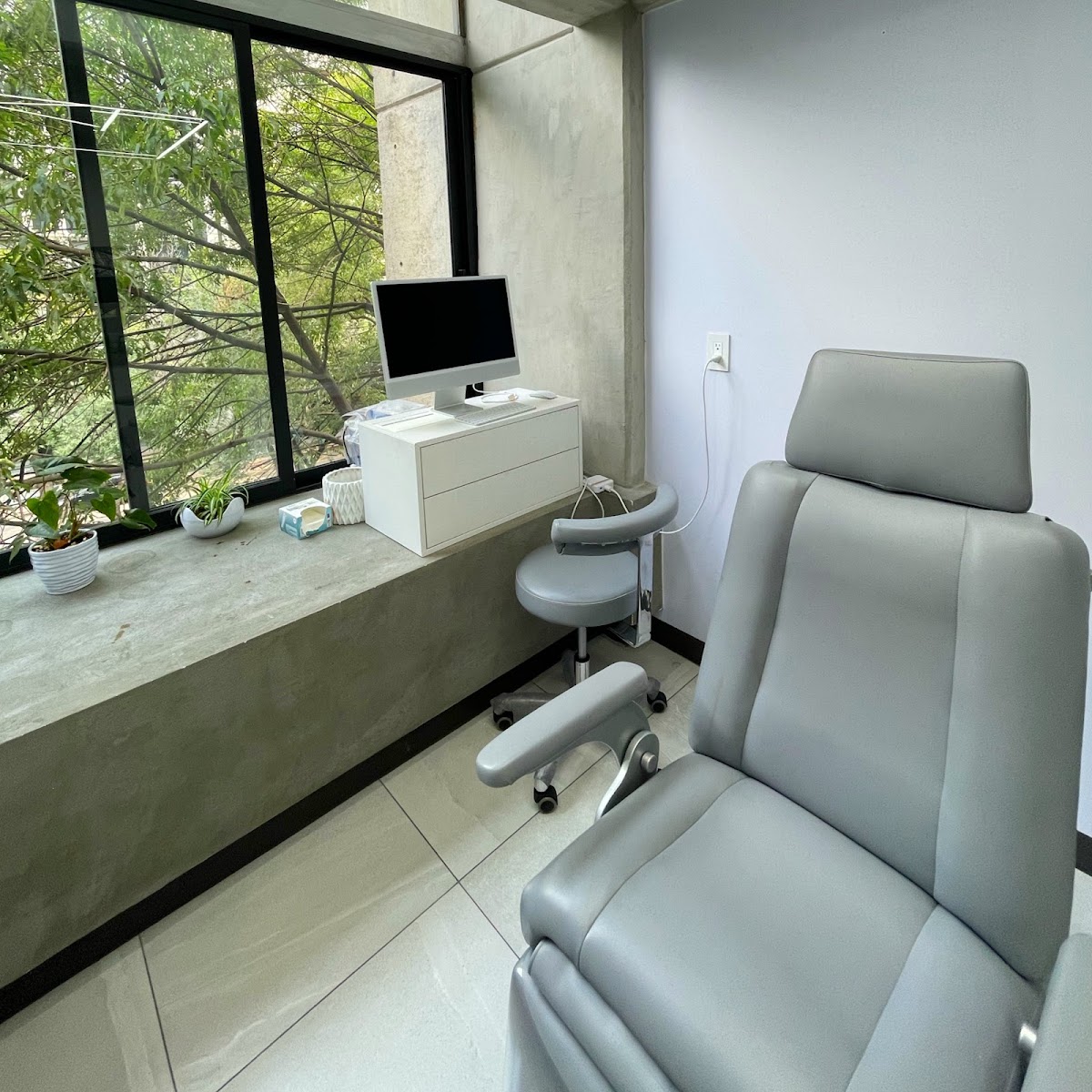 Consultorio Dermatológico Integral, Roma