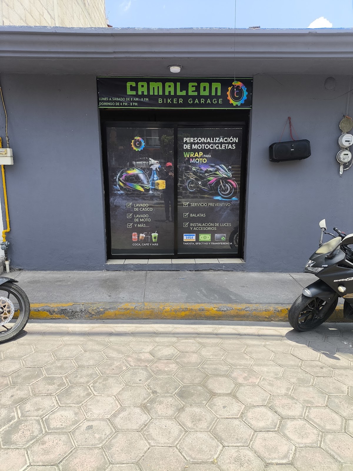 Camaleon Biker Garage, Otras zonas
