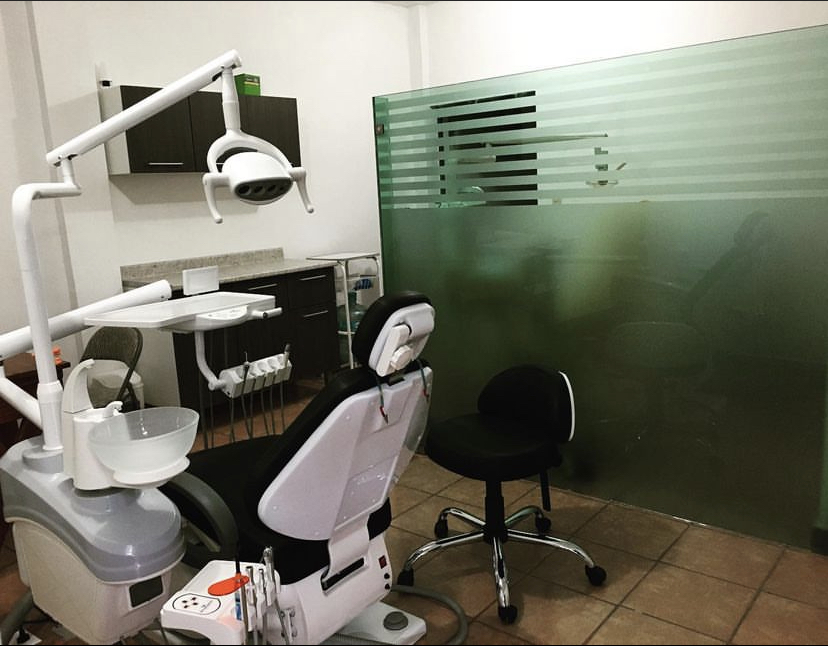 Alineadent Ortodoncia y Periodoncia / Dr. Enver Ricardo Onofre Borja - Dra. Ana…, Otras zonas