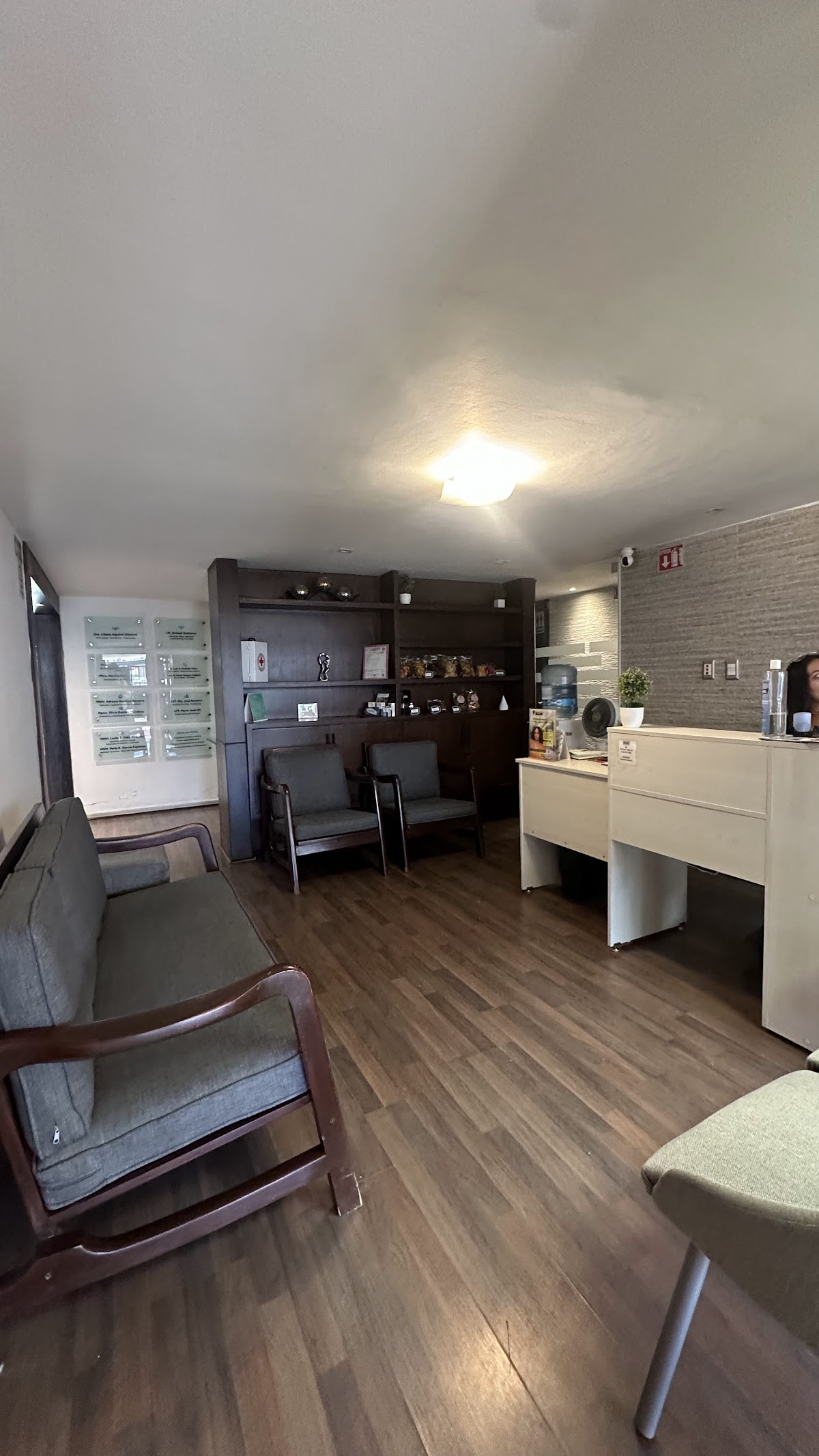 Dernna Clínica Dermatología & Medicina Estética, Zapopan