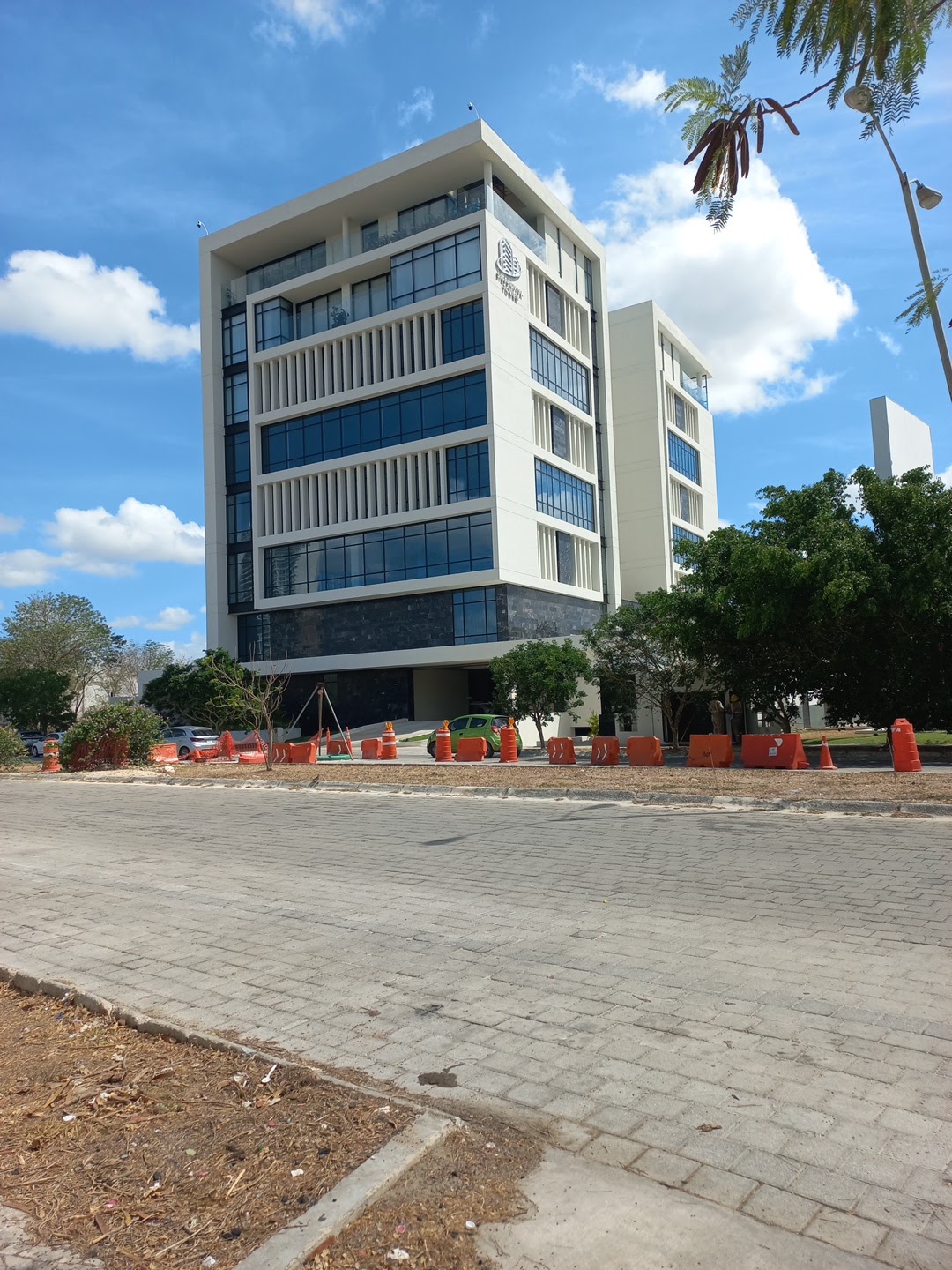 Sisprovisa Tower, Altabrisa