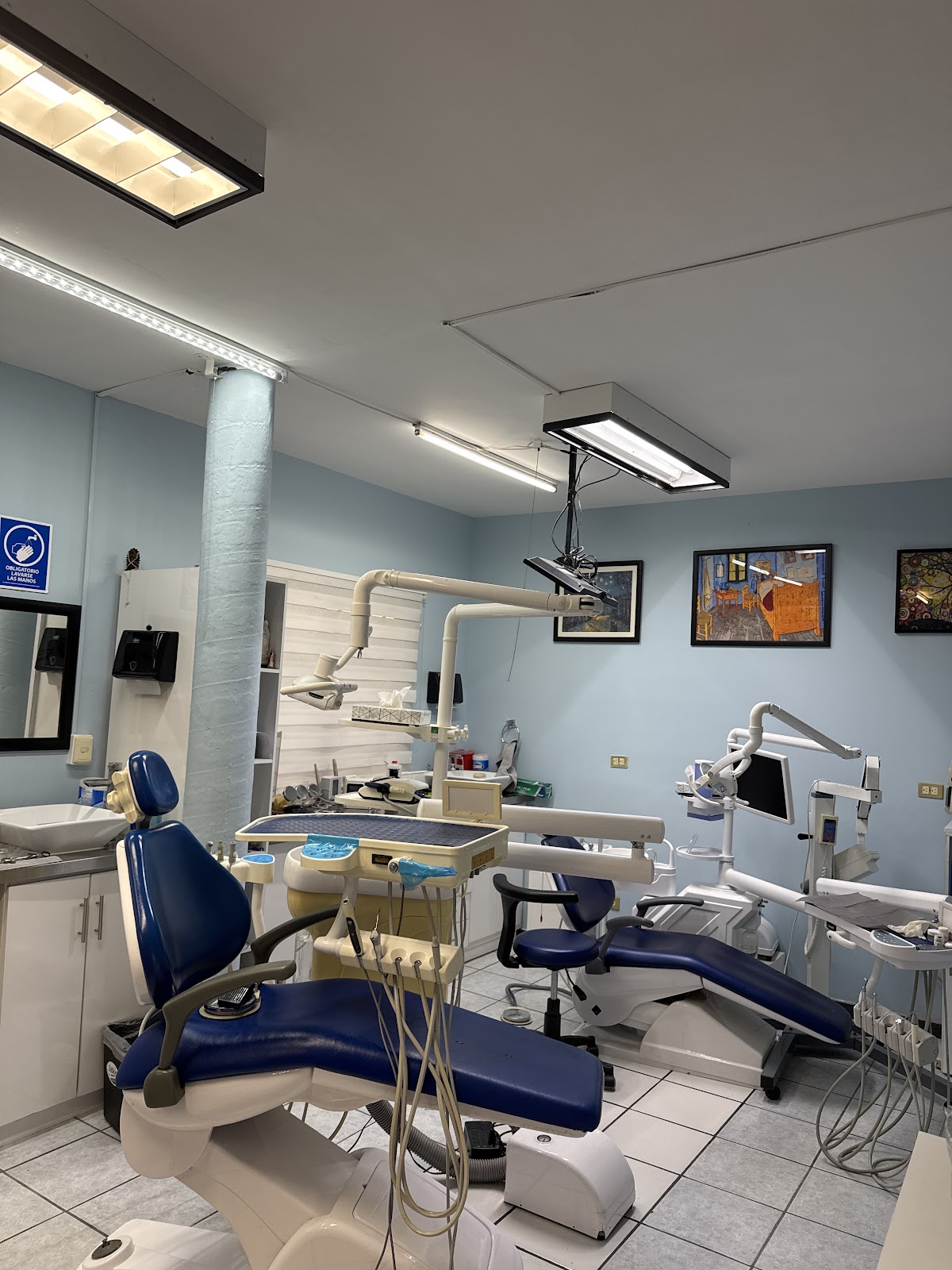 Azul Clínica Dental Sur, Otras zonas