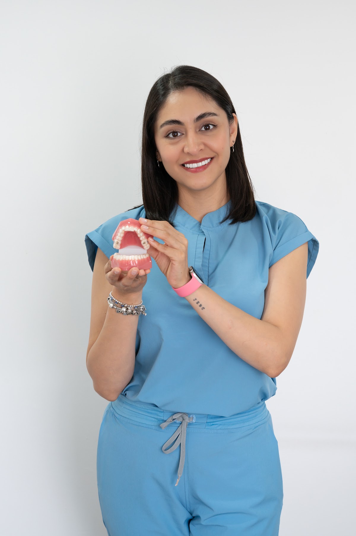 Erika Gonzalez Briones, Alineadores y Brackets, Roma