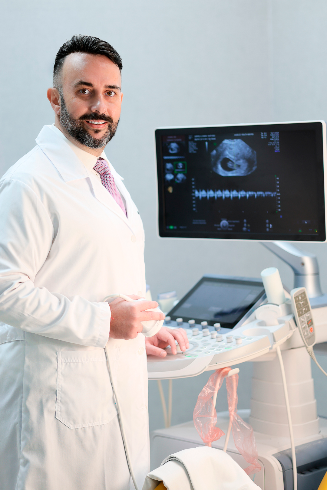 Dr. Alfonso Martínez - Ginecólogo y Obstetra San Pedro, San Pedro Garza García