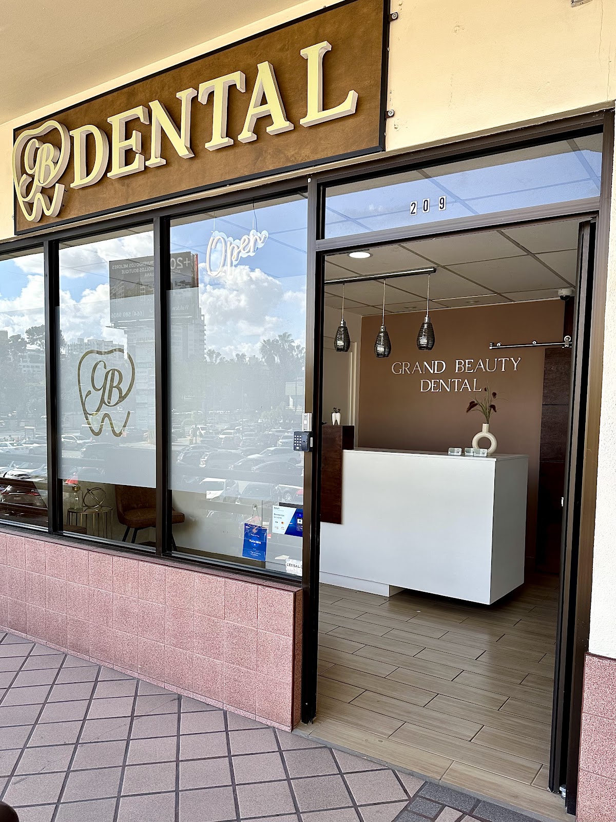 Grand Beauty Dental, Otras zonas