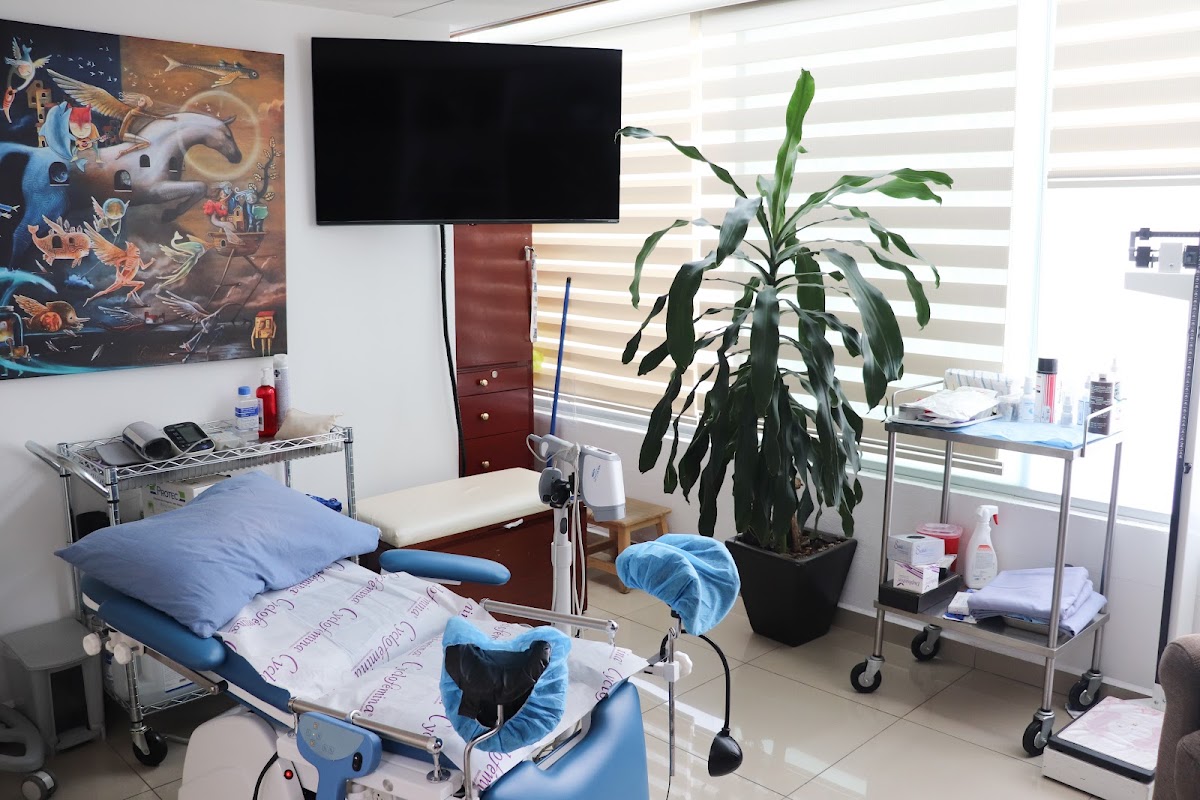 Dr. Cecilio Rodríguez Ayala, Ginecólogo, Roma