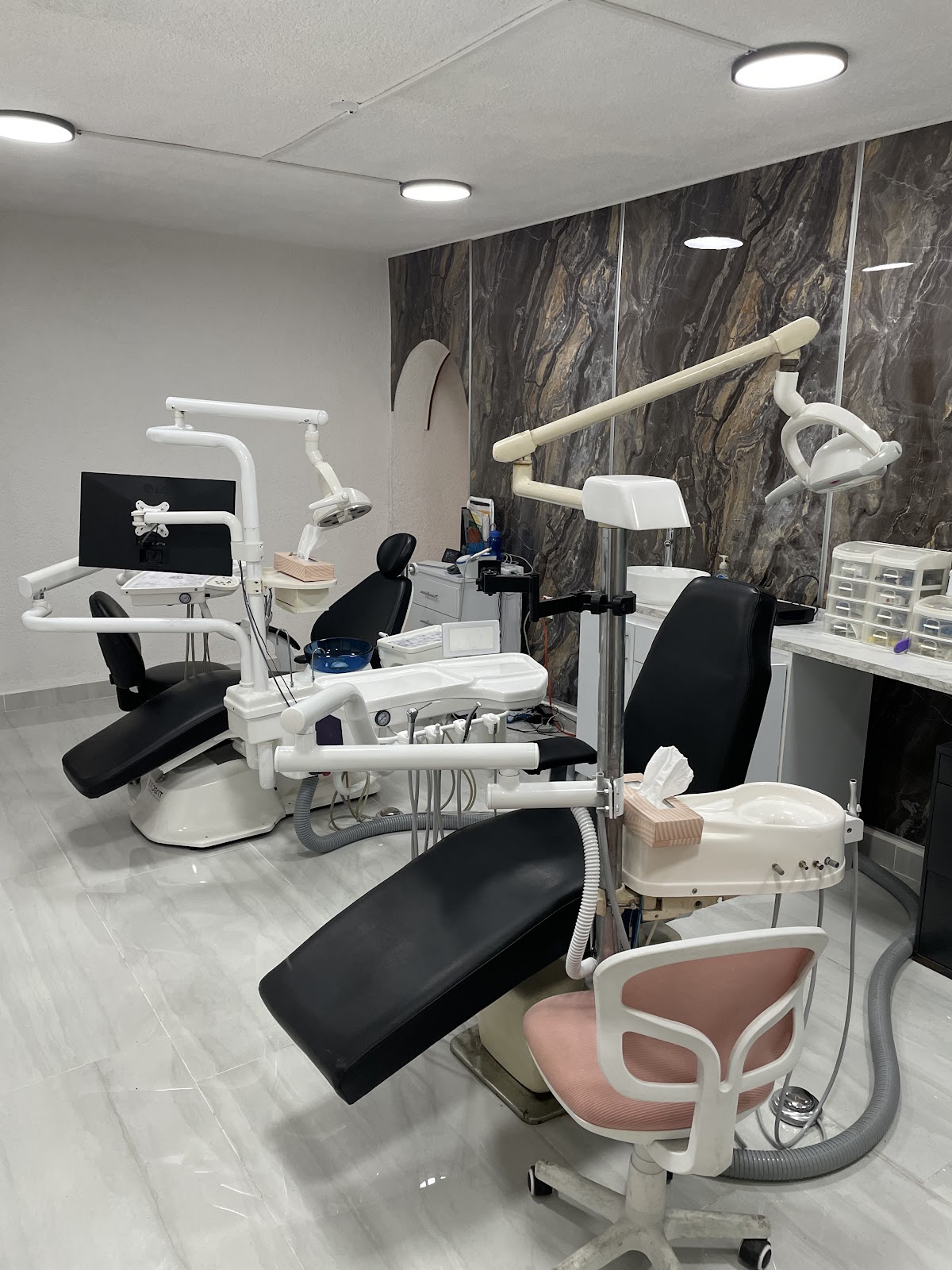 ADC Odontolab Consultorio y laboratorio dental, Cumbres