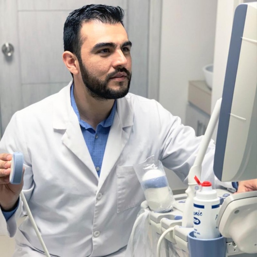 Dr. Luis Enrique Amezquita Vizcarra, Ginecólogo, Zona Río