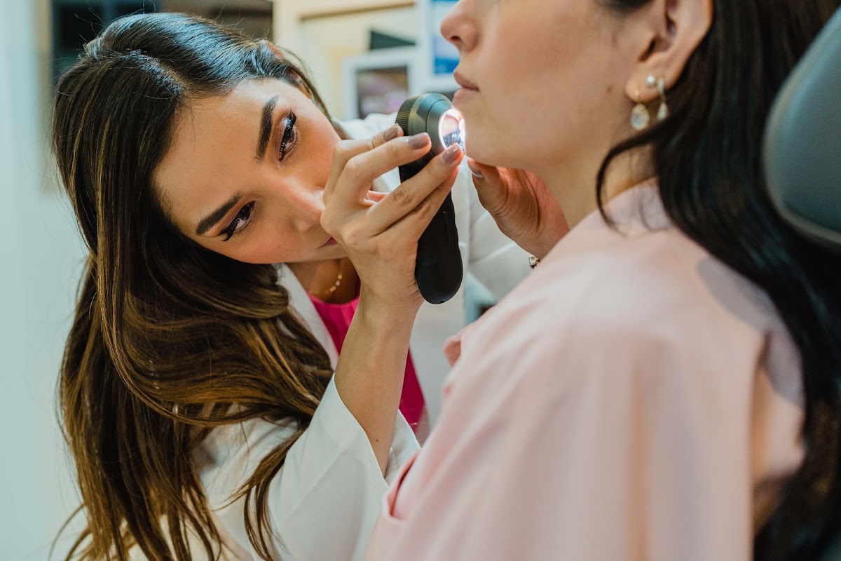 Dra Jessica Carolina Martínez Rico, Dermatólogo, Cumbres