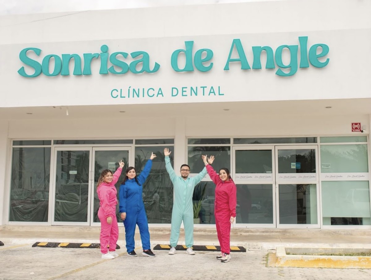 Sonrisa de Angle García Ginerés, Otras zonas