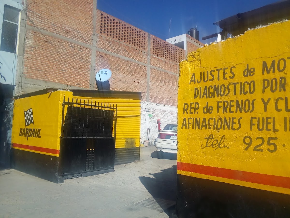 Servicio Automotriz Lázaro, Centro