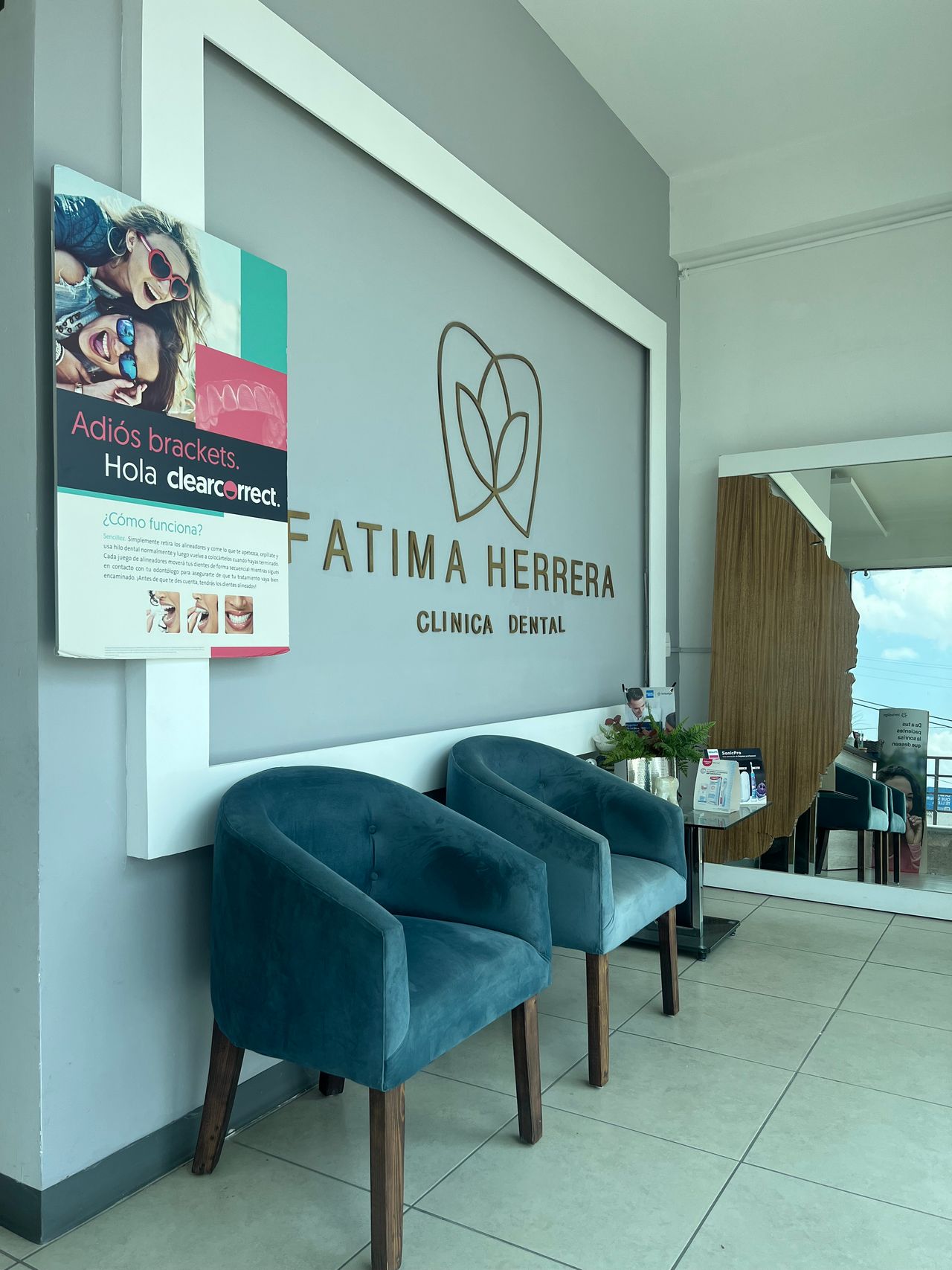 Clinica Dental Plaza gerbera, LEON