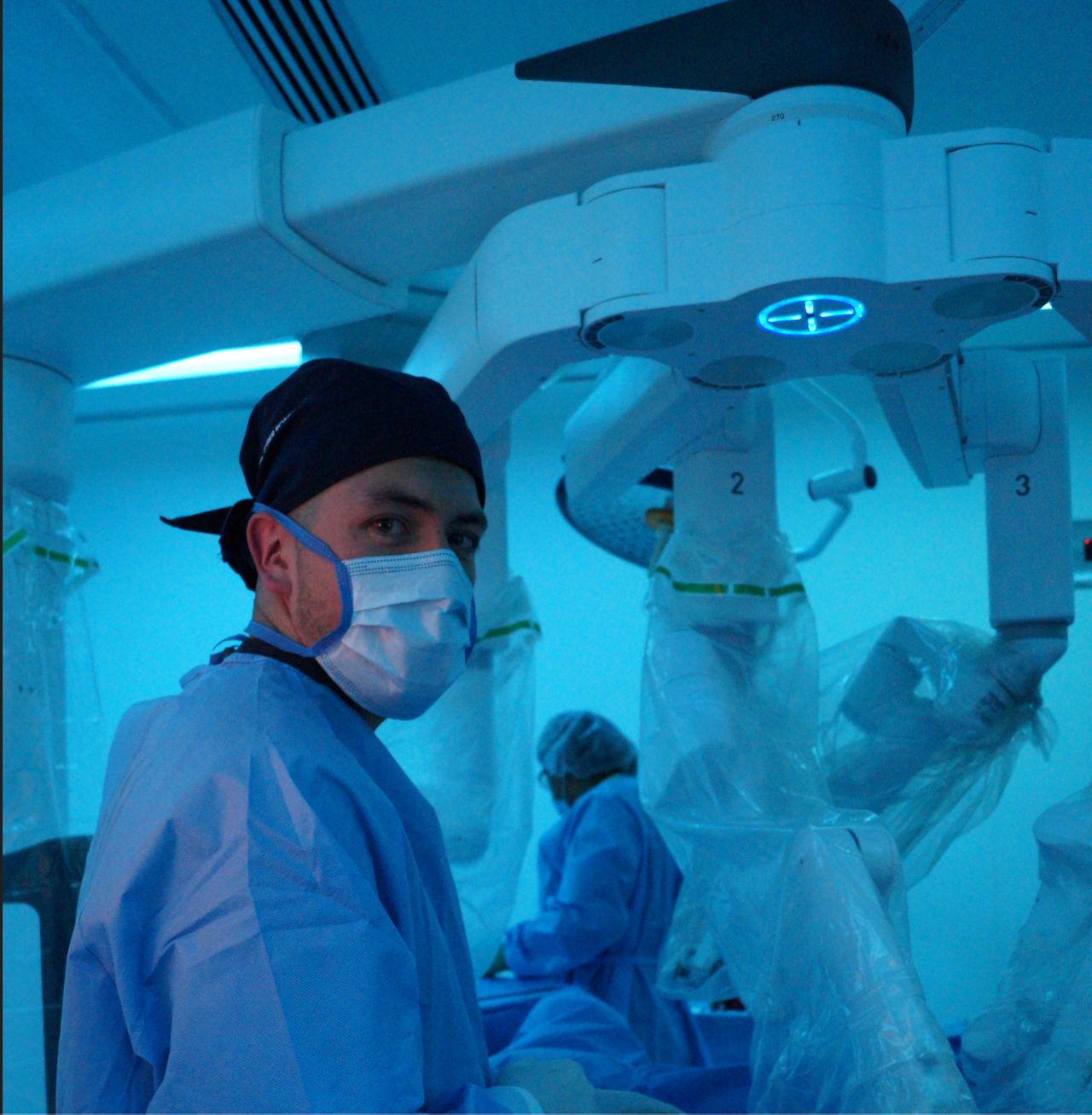 Dr. Omar Mitre Barrera, Satélite